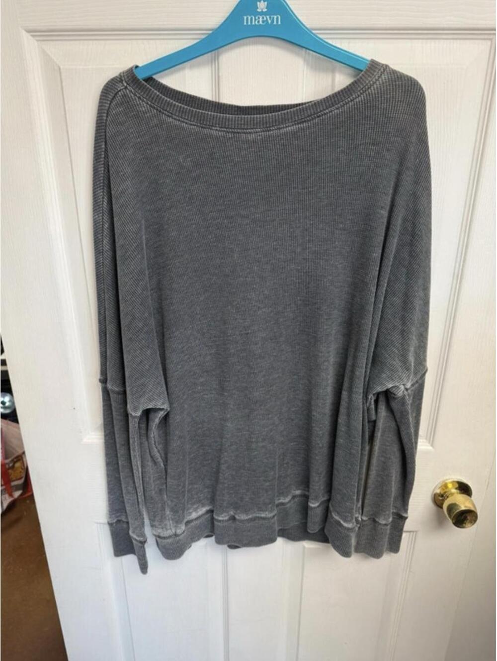 Mono B Women’s Oversized Waffle Knit Long Sleeve Top Gray